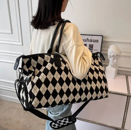 Women's travel bag - Checkerboard pattern & separate compartment for wet clothes