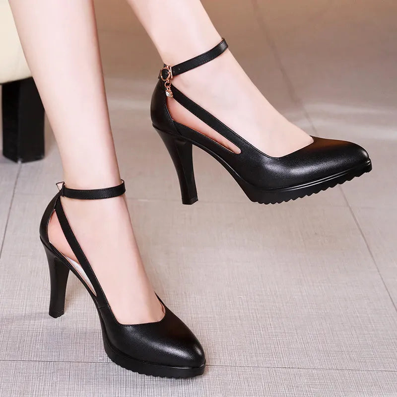 Black high heel pumps – Pointed toe & ankle strap