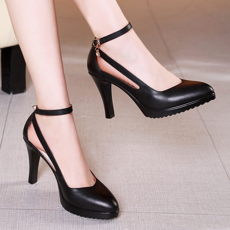 Black high heel pumps – Pointed toe & ankle strap