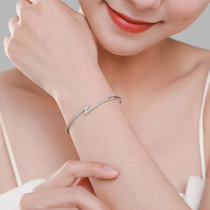 Minimalist Bracelet – Elegant Lightning Design