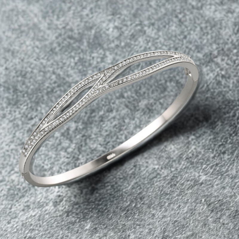 Cross Bracelet – Timeless Elegance & Symbolic Design