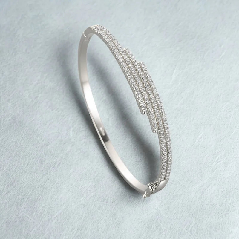 Women's Bracelet – Discreet & Modern Elegance