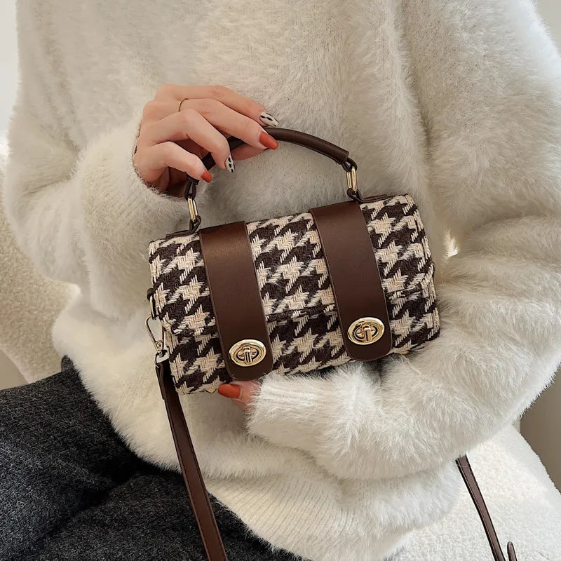 Women's houndstooth pattern handbag – Elegant & compact